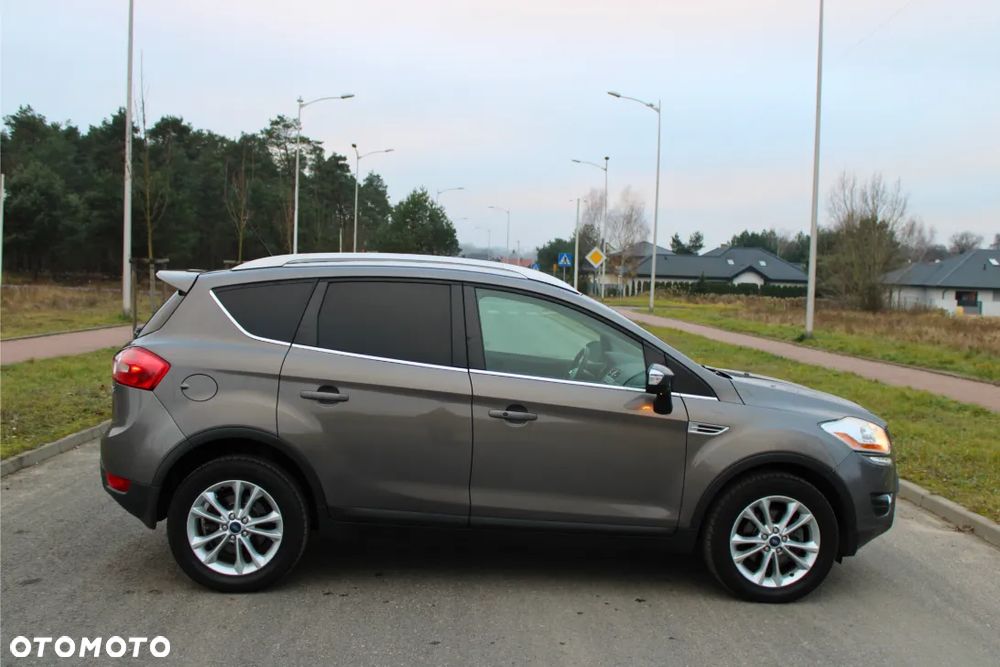 Ford Kuga 2.0 TDCi 2x4 Titanium - 6