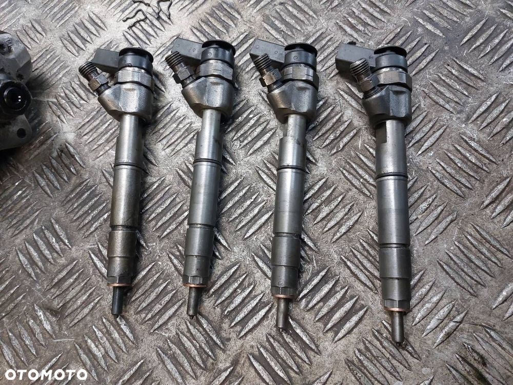 POMPA WTRYSKOWA WTRYSKIWACZE MERCEDES W245 2.0 CDI A6400700701 A6400700787 - 2