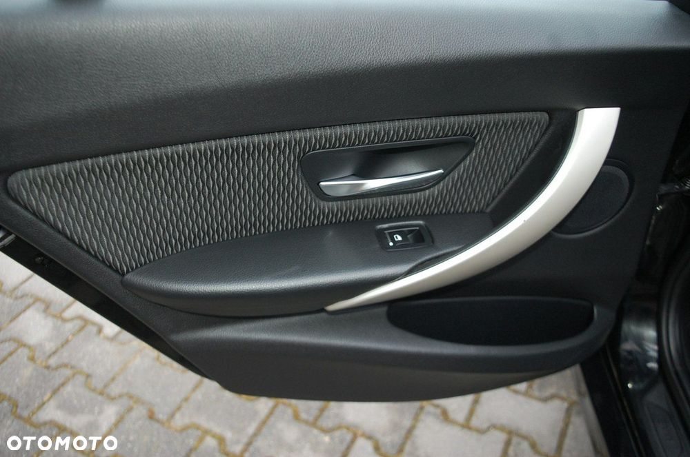 BMW Seria 3 - 30