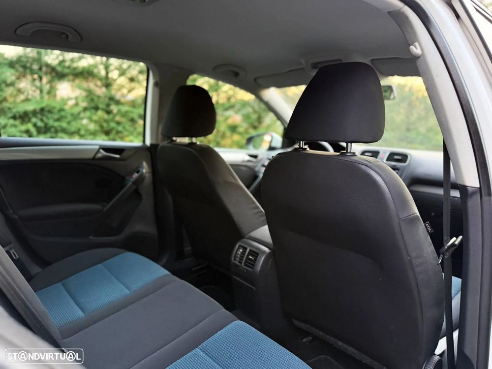 VW Golf 1.6 TDi Confortline - 19