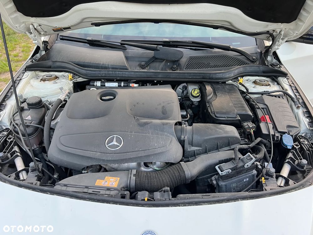 Mercedes-Benz CLA Shooting Brake 180 7G-DCT AMG Line - 23