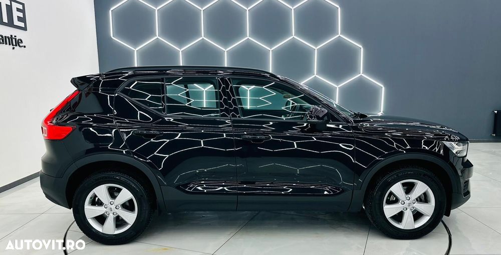 Volvo XC 40 T2 AT8 Momentum - 35