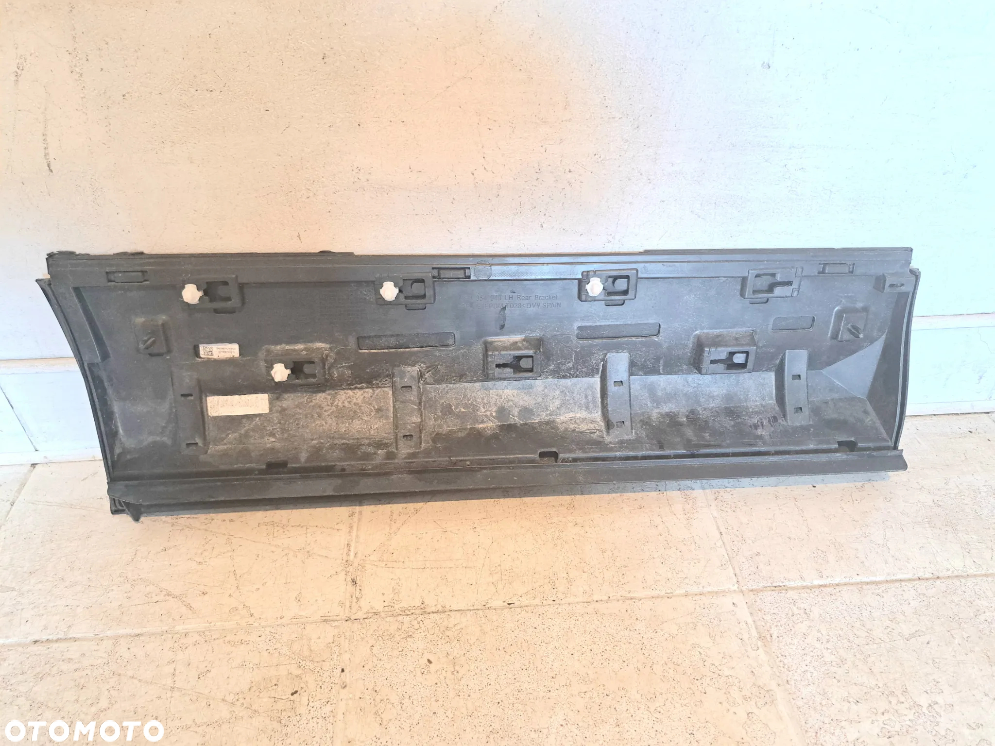 SEAT TARRACO LISTWA DRZWI LEWY PRZÓD 5FJ854949 - 2