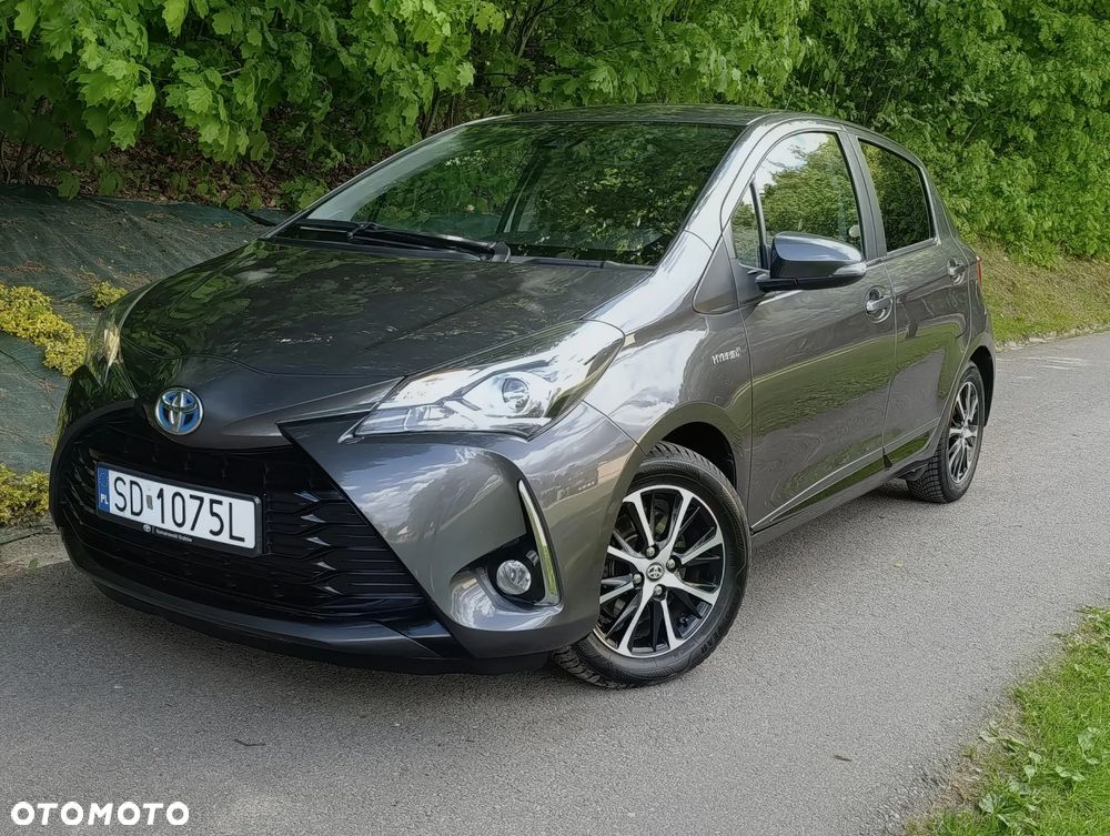 Toyota Yaris Hybrid 100 Premium - 1
