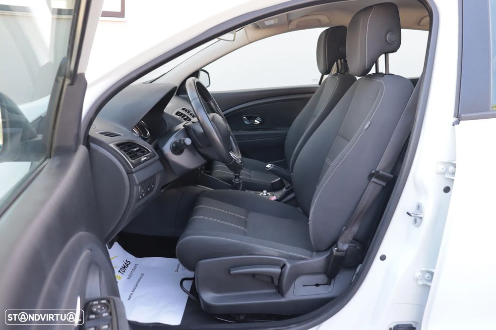 Renault Mégane 1.5 dCi Dynamique SS - 11