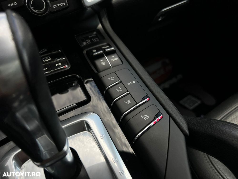 Porsche Cayenne - 19