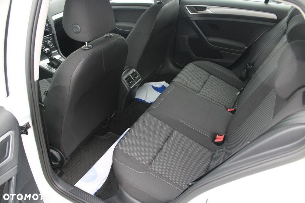 Volkswagen Golf - 14