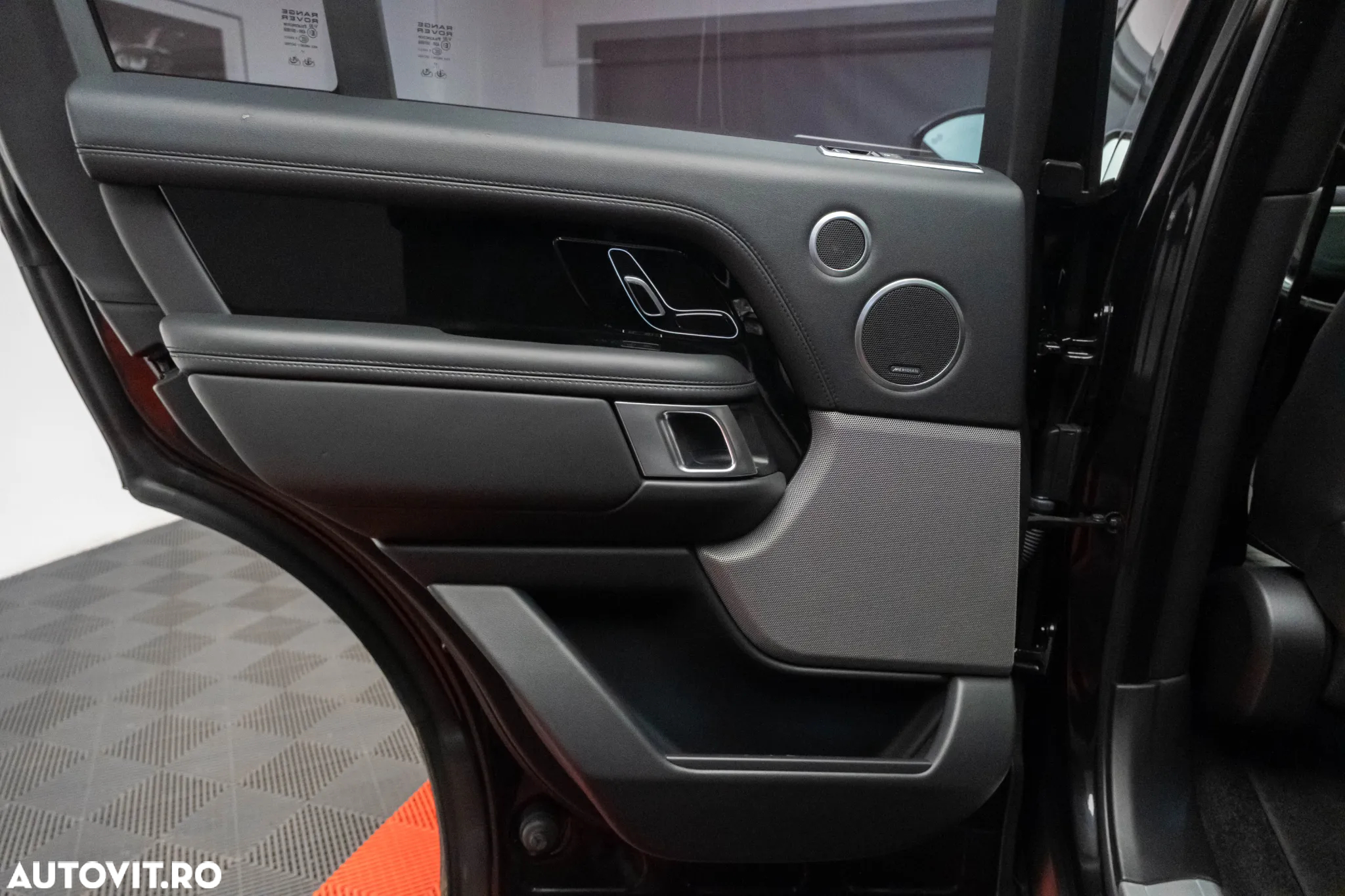 Land Rover Range Rover 4.4L SDV8 Vogue - 34