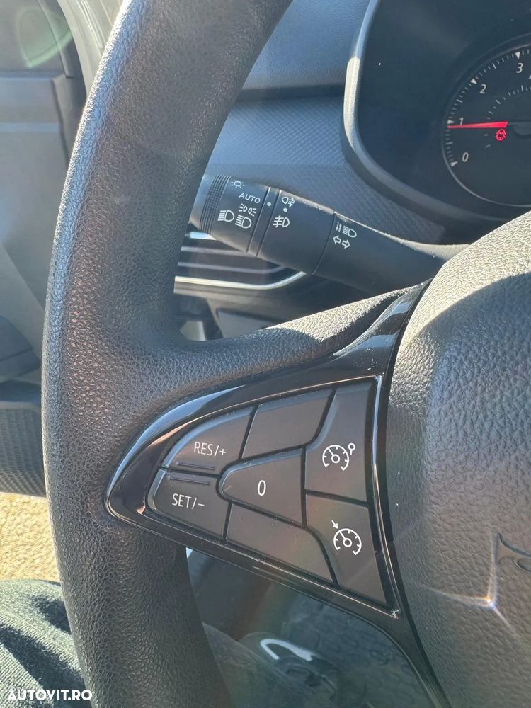 Dacia Logan TCe 90 Essential - 19