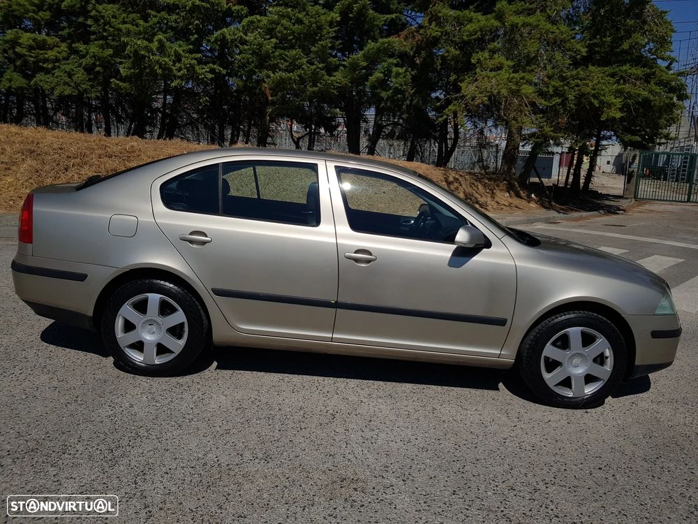 Skoda Octavia 1.6 Elegance - 11