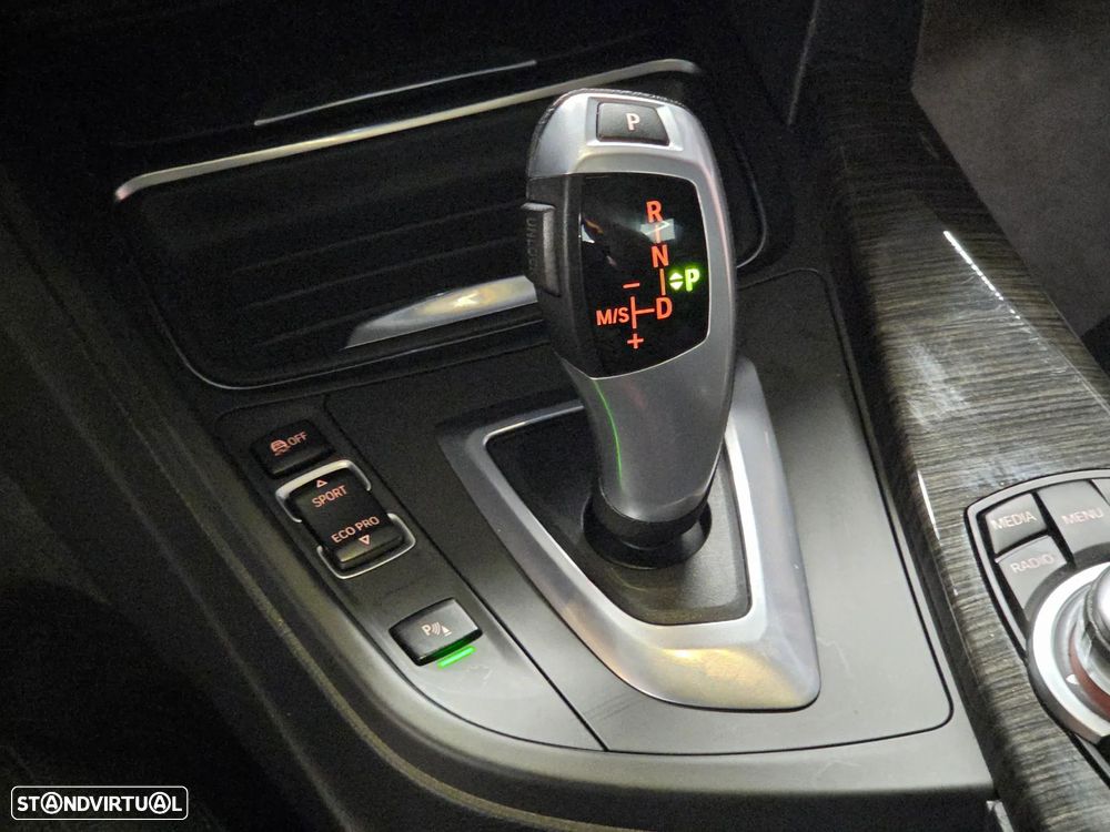 BMW 320 d Aut. Luxury Line - 20