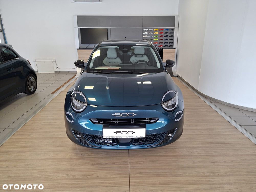 Fiat 600 1.2 Turbo Icon eDCT - 3