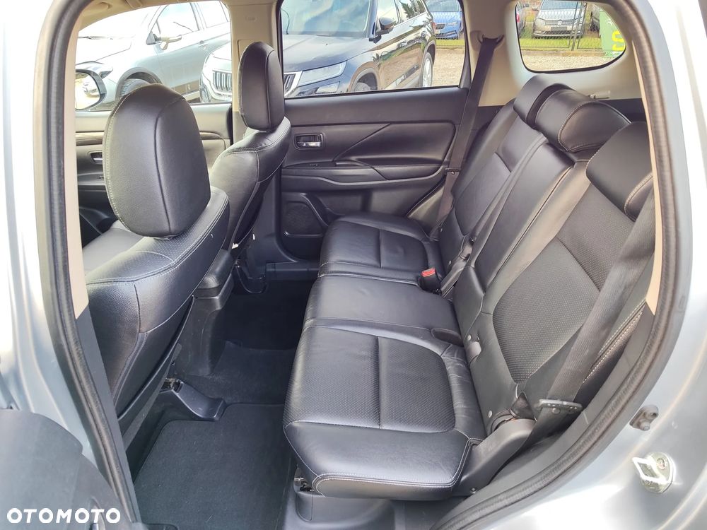 Mitsubishi Outlander 2.0 2WD CVT Diamant Edition+ - 18