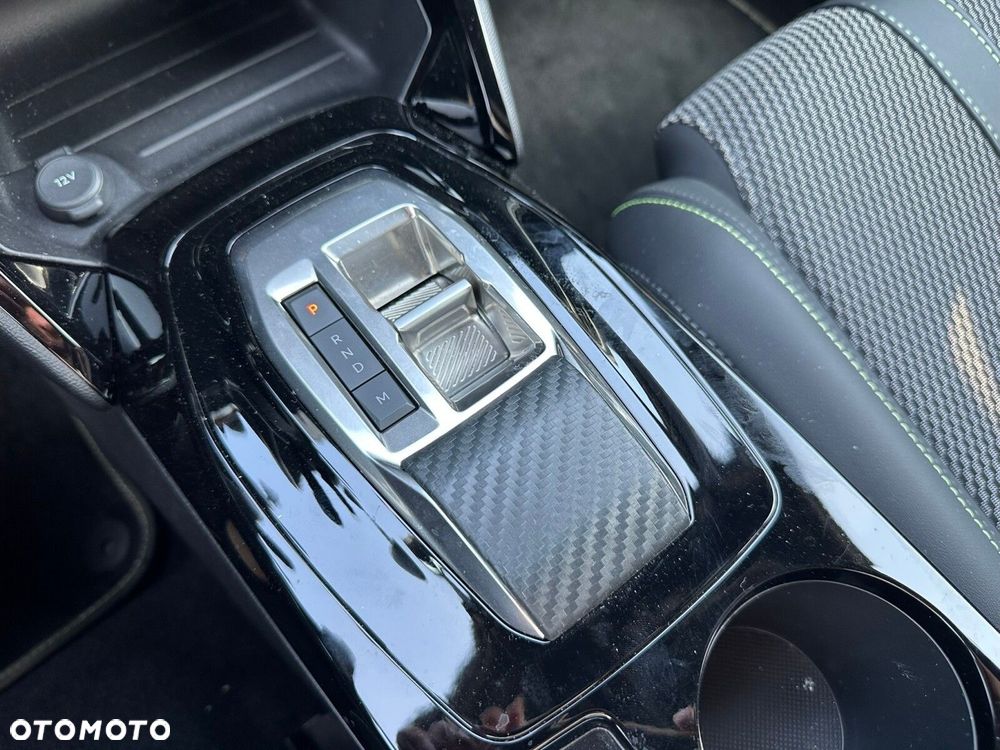 Peugeot 2008 PureTech mHEV Active e-DCS6 - 23