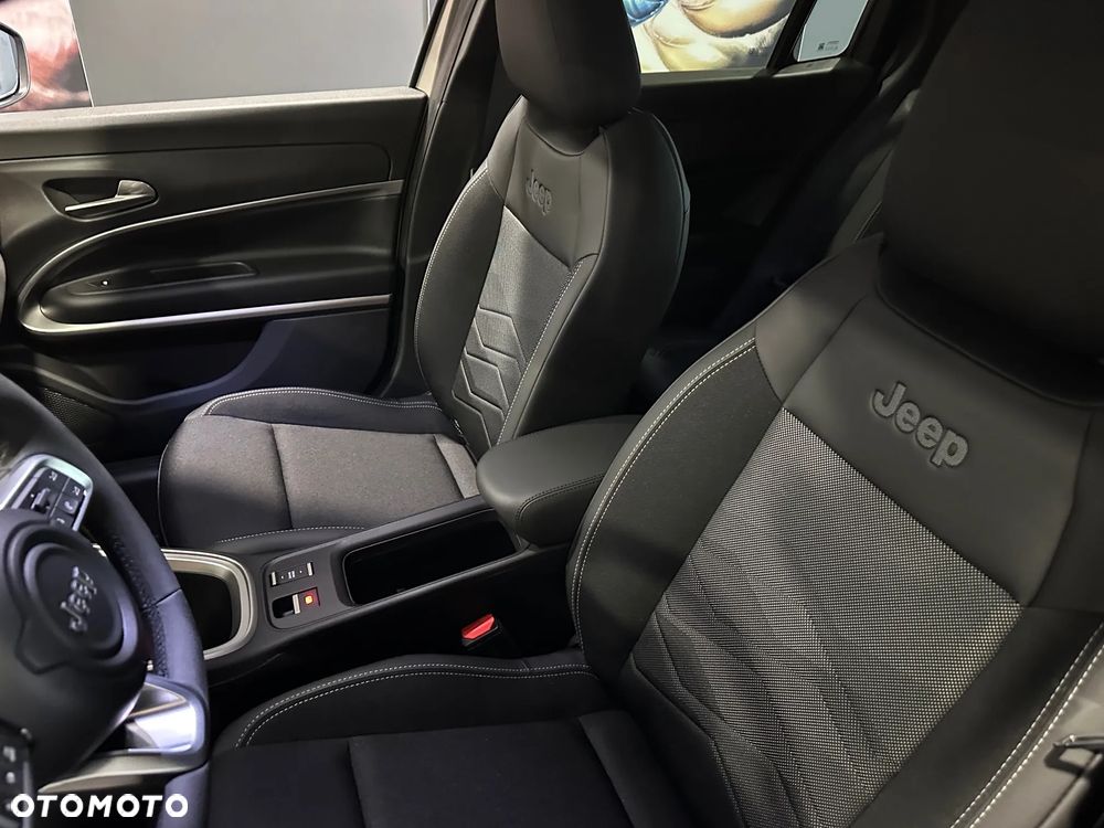 Jeep Avenger 1.2 T3 mHEV Summit FWD eDCT6 - 7