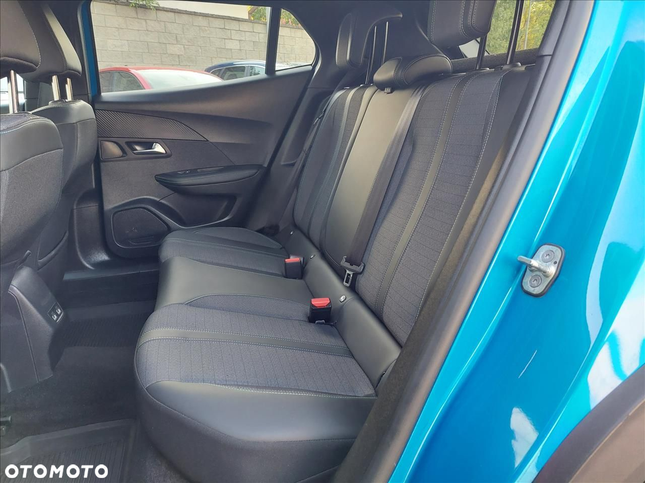 Peugeot 2008 1.2 PureTech Allure Pack S&S - 6