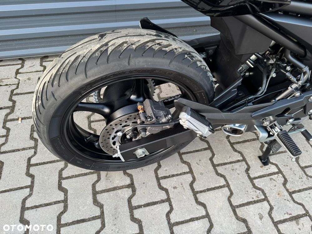 Yamaha XJ - 17