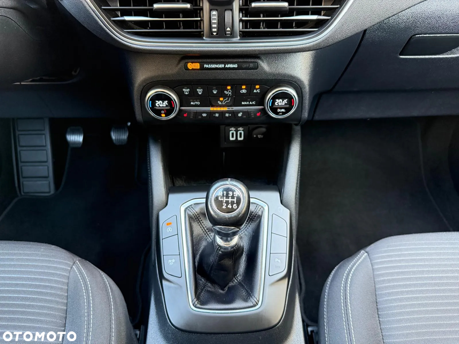 Ford Kuga 1.5 EcoBoost FWD Titanium - 34