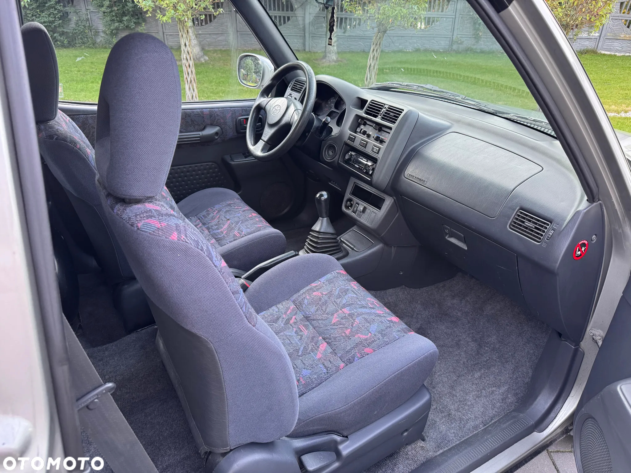 Toyota RAV4 2.0 - 19