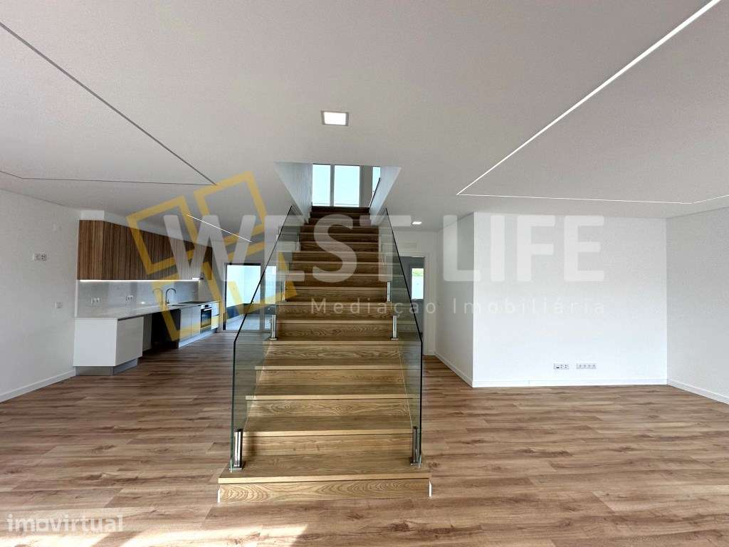 Moradia T4 NOVA com logradouro e vista desafogada - a apenas 5 minu... - Grande imagem: 5/24