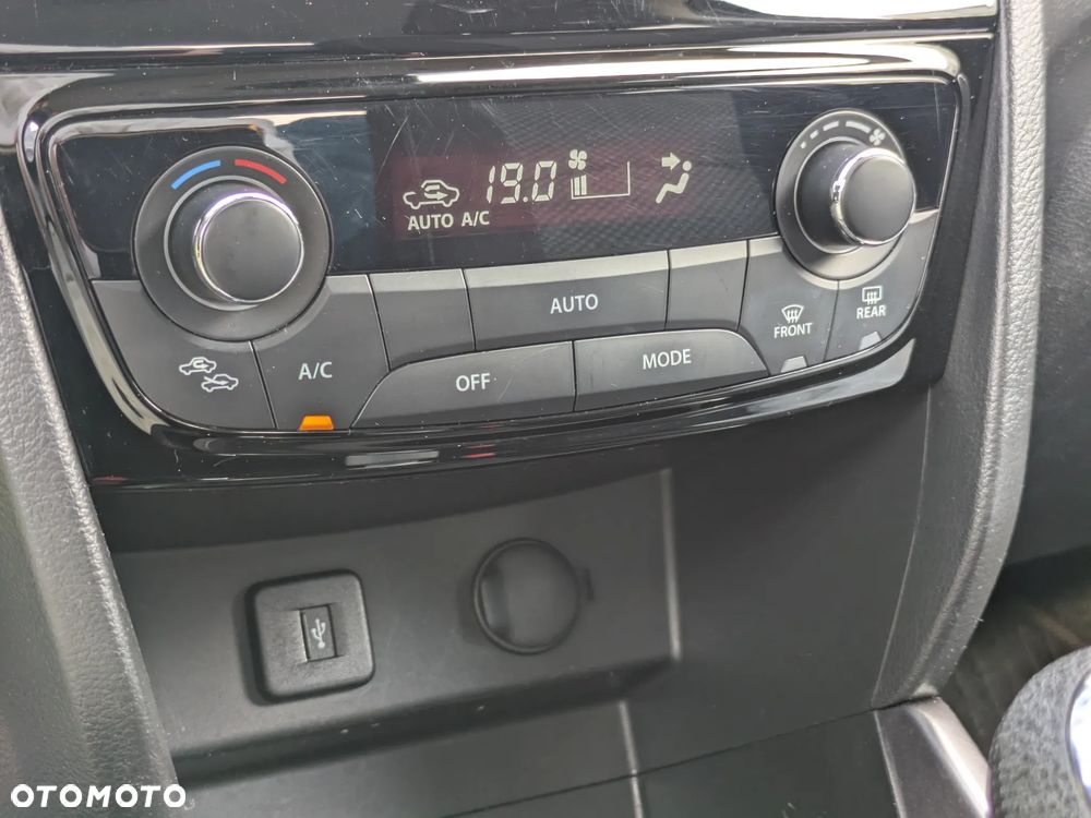 Suzuki Vitara 1.4 Boosterjet SHVS Premium 2WD - 18