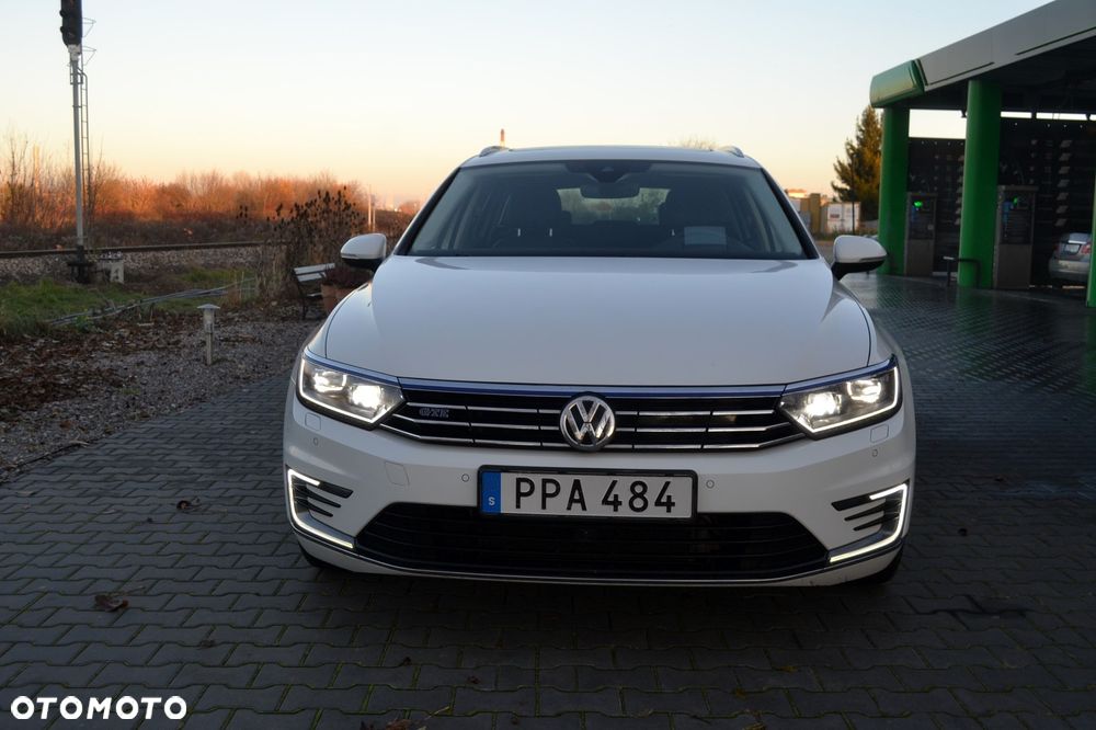 Volkswagen Passat - 2