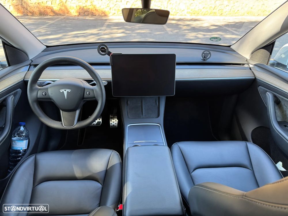 Tesla Model Y - 9