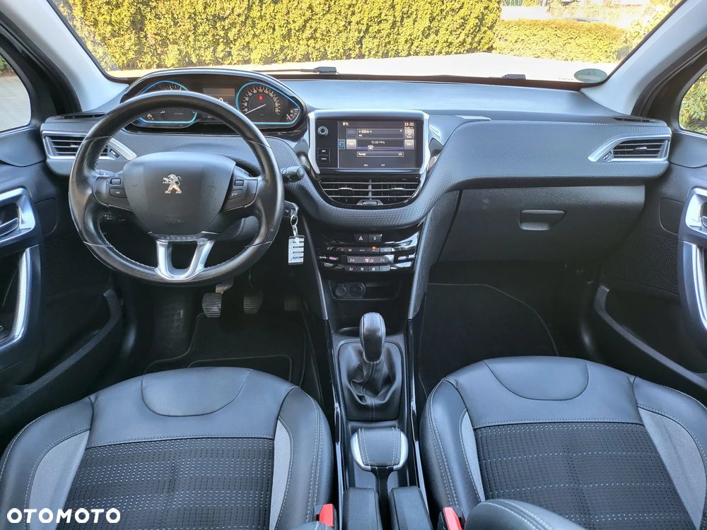 Peugeot 2008 1.2 Pure Tech Allure S&S - 22