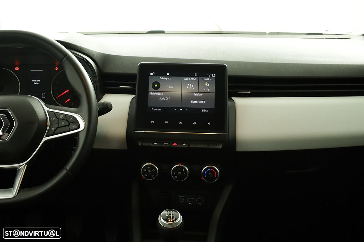 Renault Clio - 9