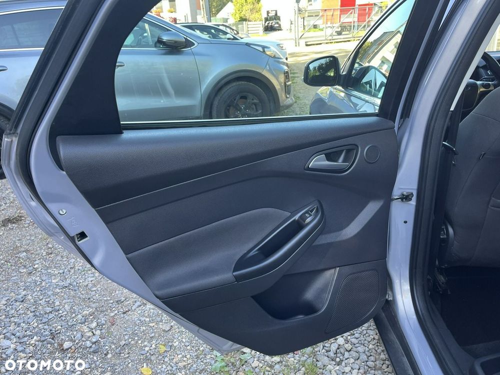 Ford Focus - 33