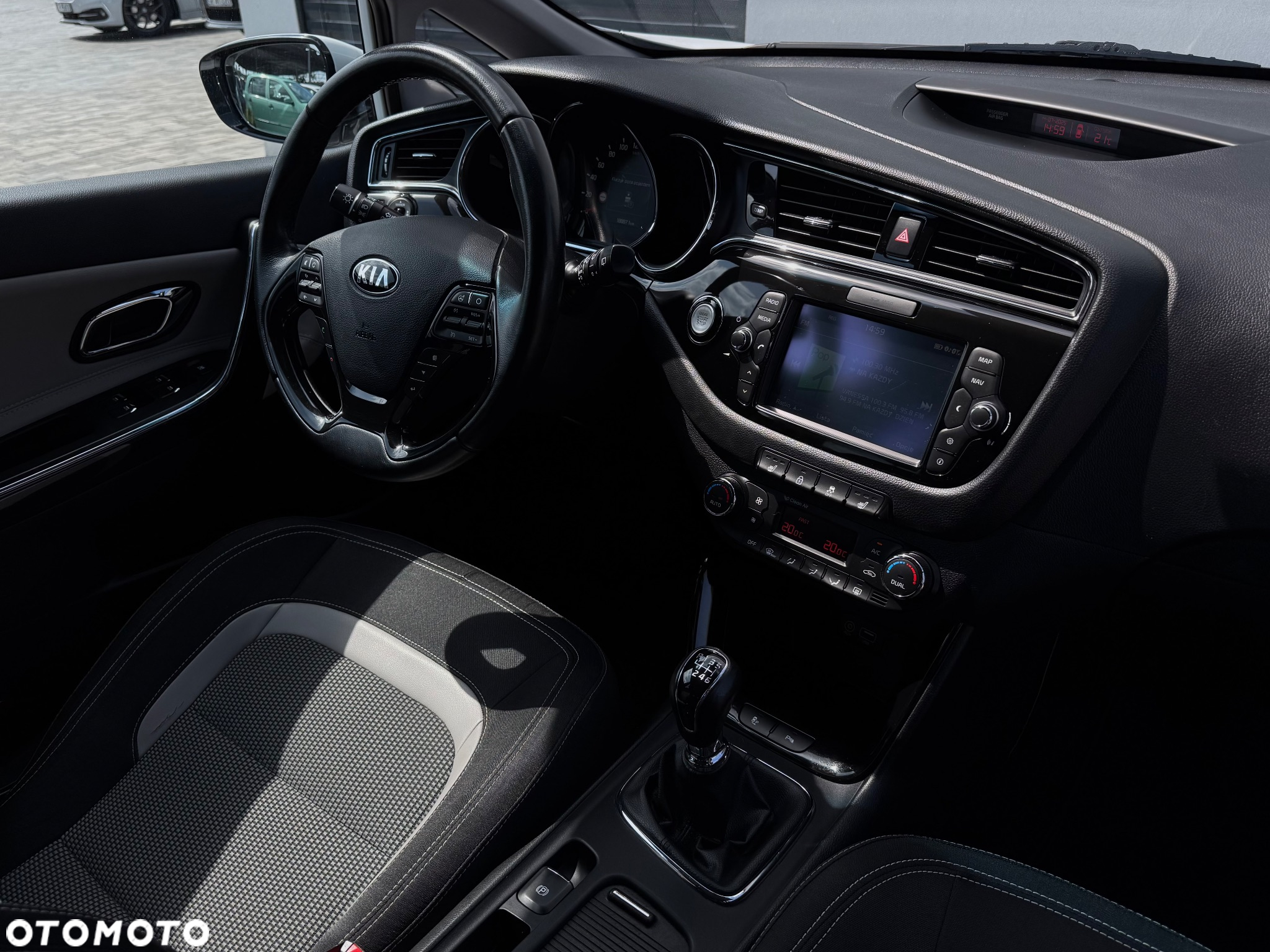 Kia Ceed 1.6 CRDi 136 ISG Spirit - 28