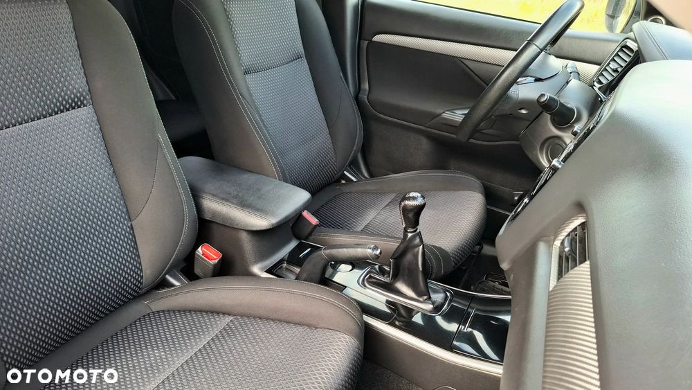 Mitsubishi Outlander 2.0 City Style 2WD - 13