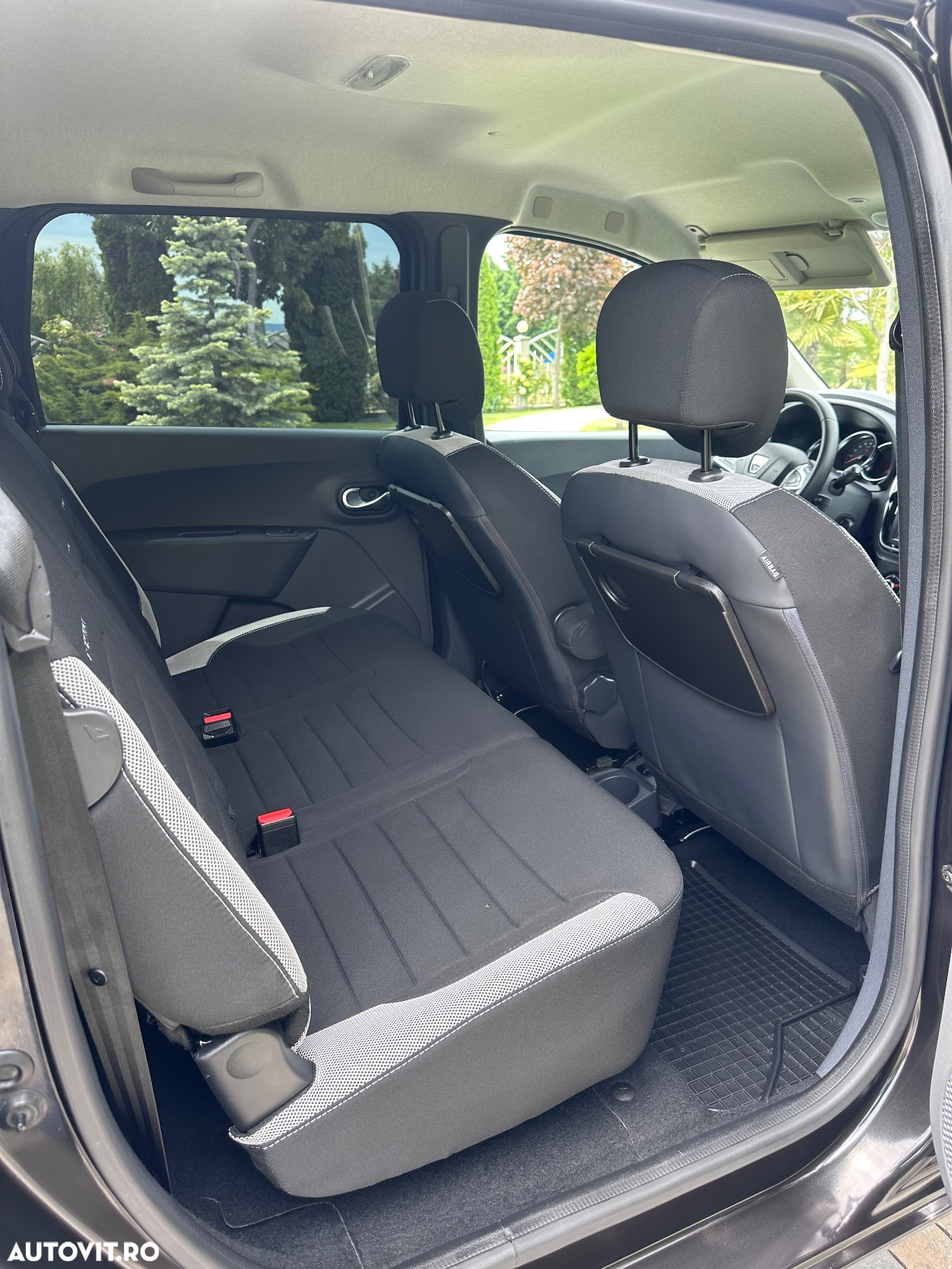 Dacia Lodgy 1.5 Blue dCi Stepway - 7