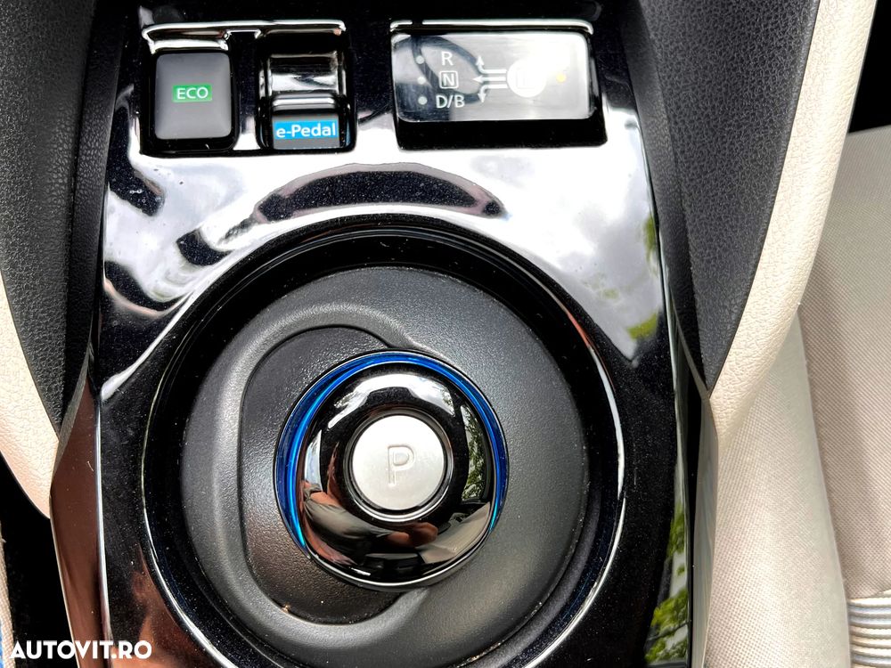 Nissan LEAF 62 kWh e+ N-Connecta - 12