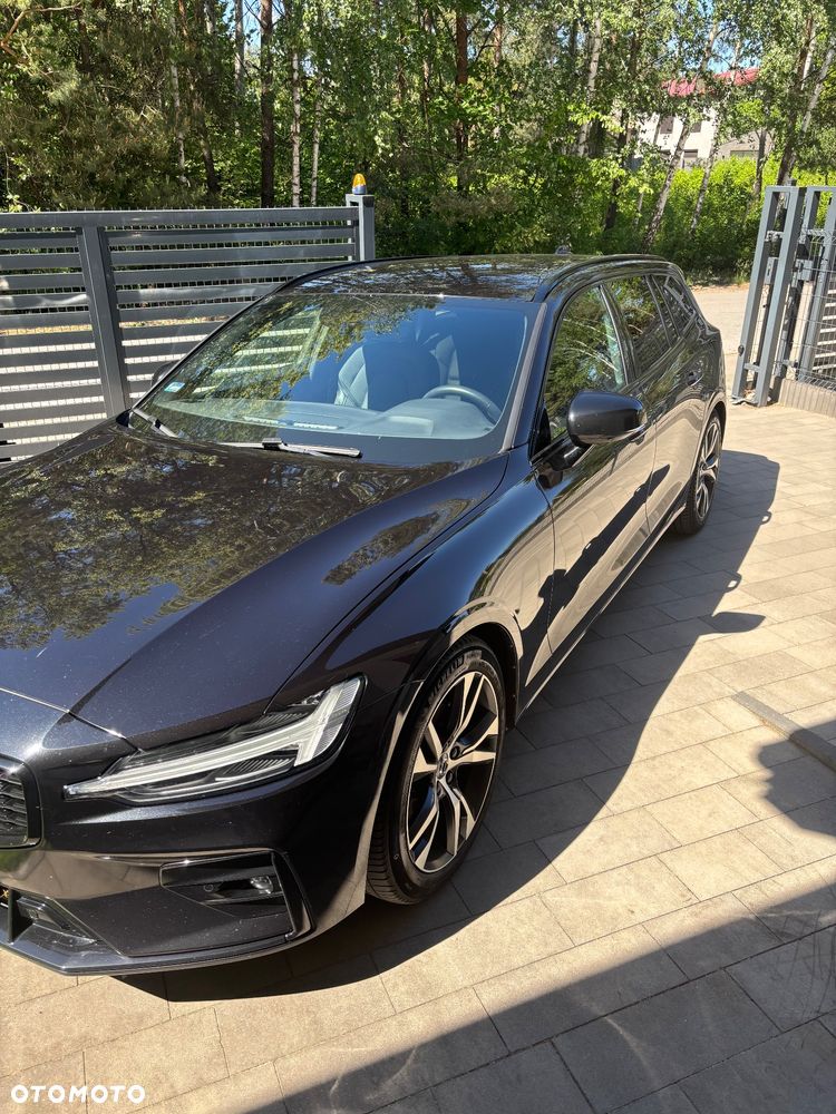 Volvo V60 B4 B R-Design - 2