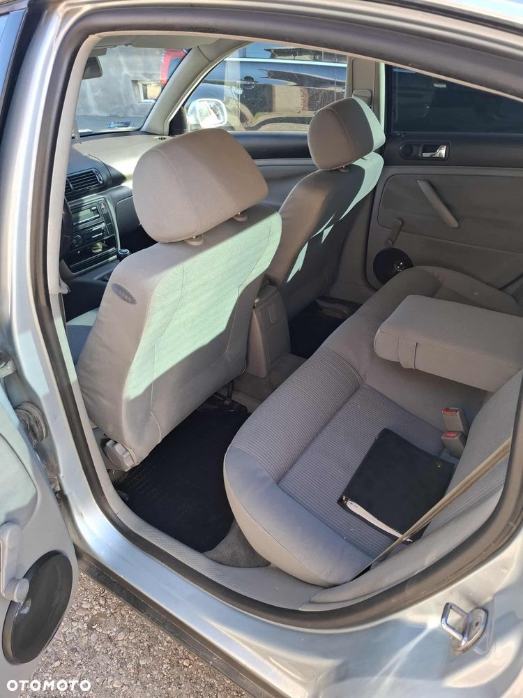 Volkswagen Passat 1.8T - 6