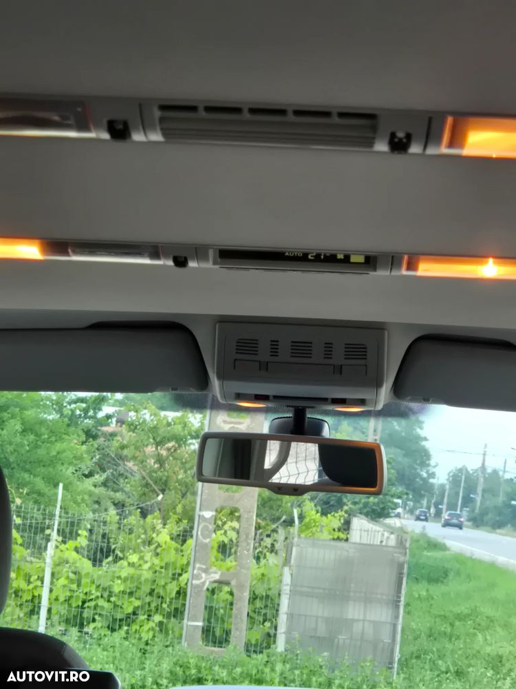 Volkswagen Multivan - 29
