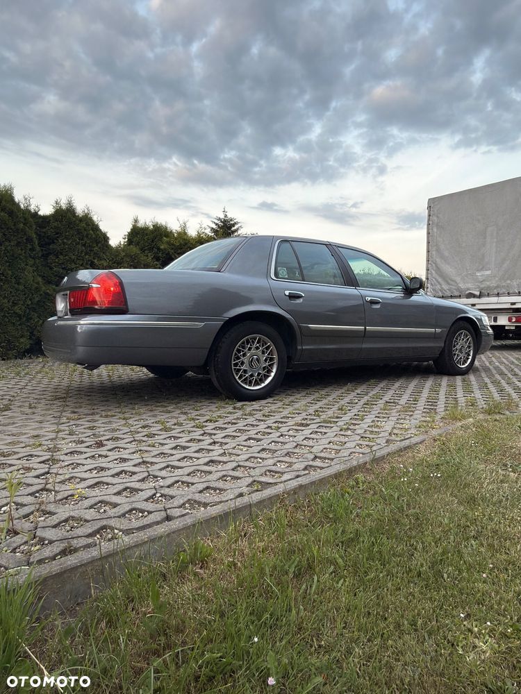 Mercury Marquis - 4