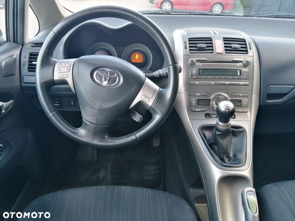 Toyota Auris 1.6 VVT-i Team - 9