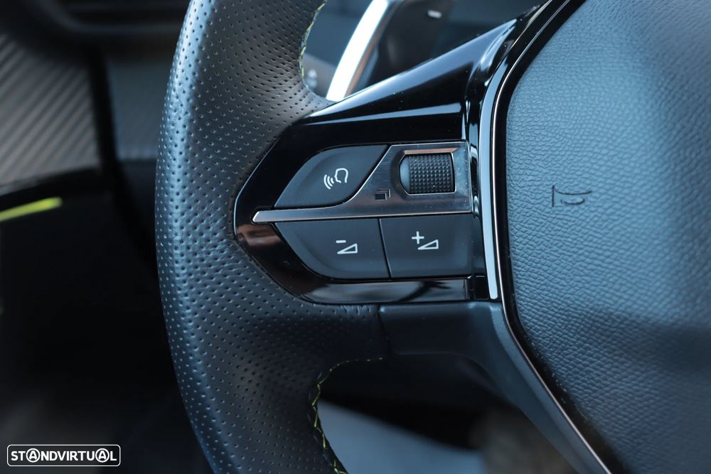 Peugeot 2008 PureTech 130 EAT8 GT - 21