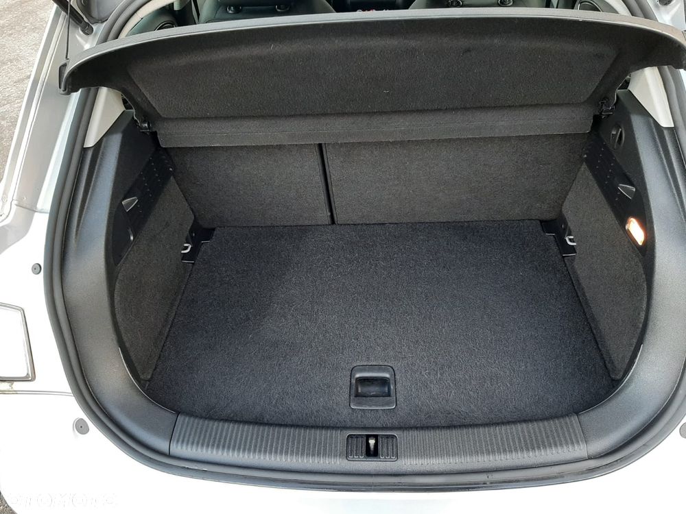 Audi A1 Sportback 1.6 TDI S tronic Ambition - 21