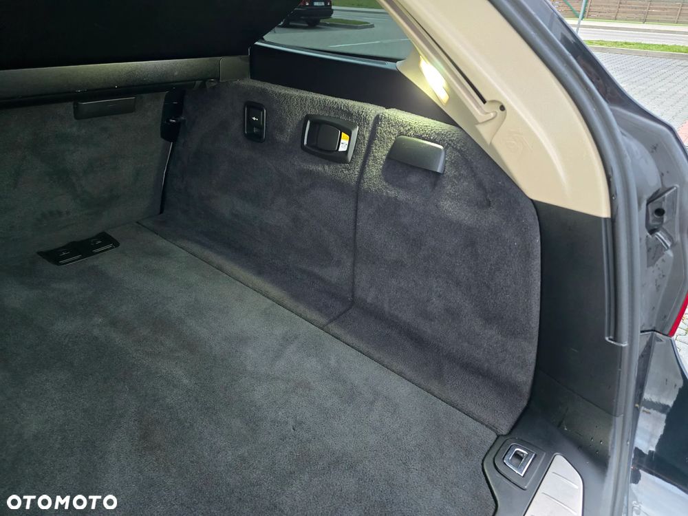 BMW Seria 5 520d Luxury Line - 28