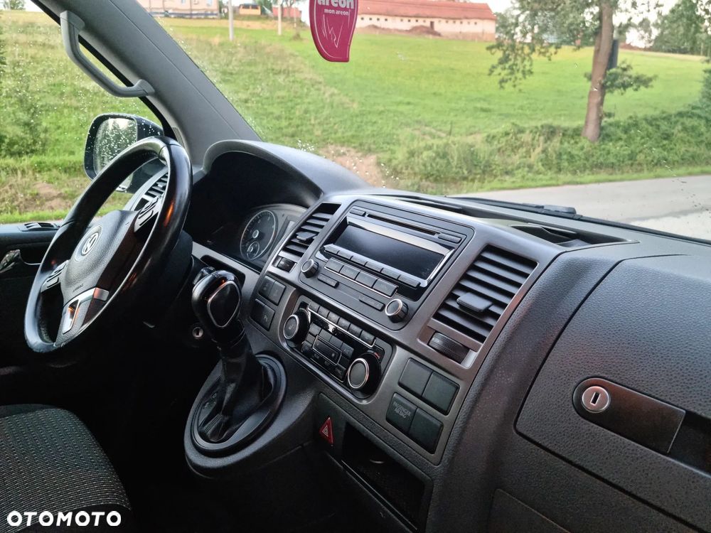 Volkswagen Caravelle - 16