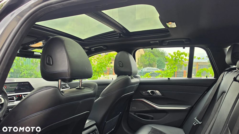 BMW Seria 3 330e M Sport - 14