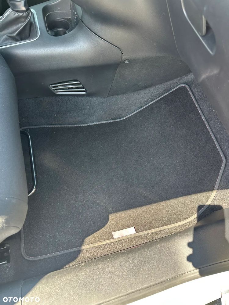 Citroën C3 1.2 PureTech Elle S&S EAT6 - 16