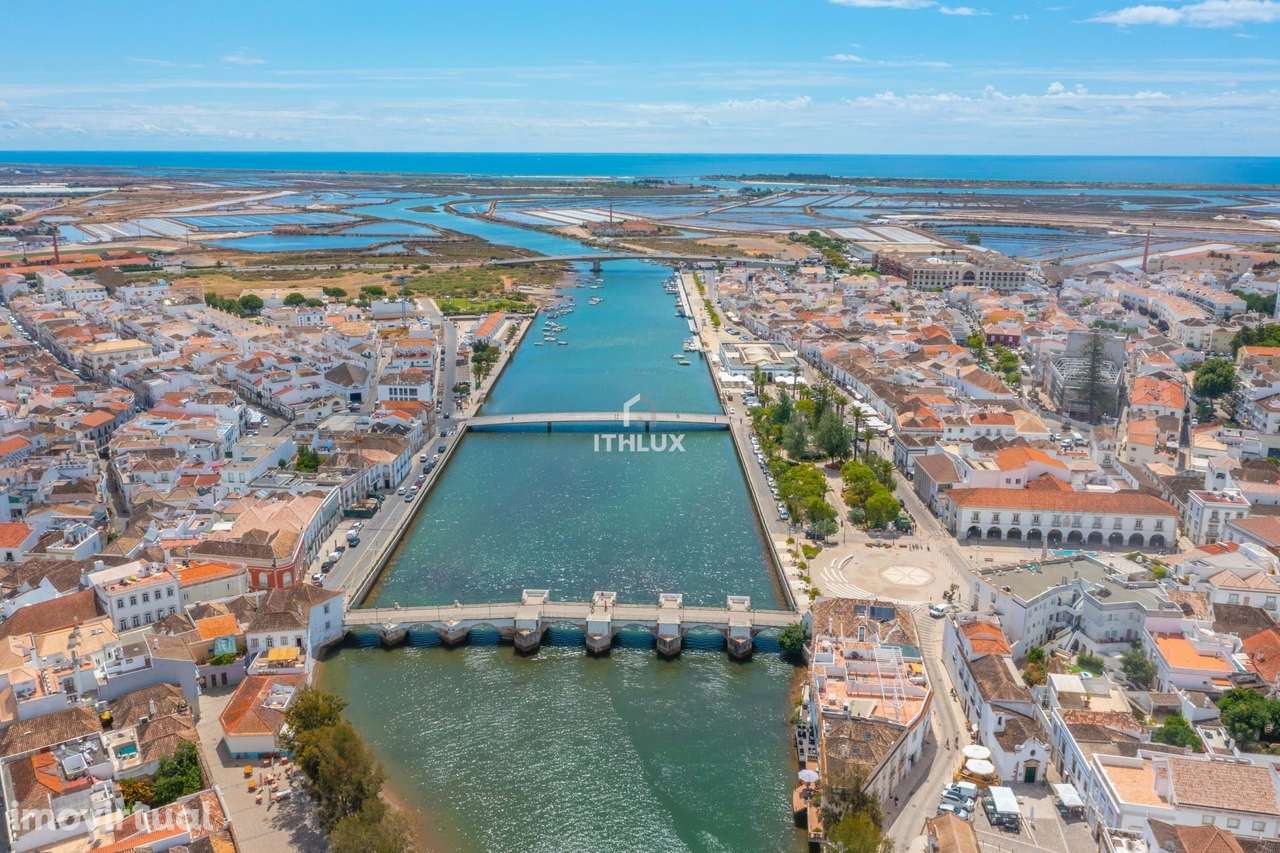 Descubra o Luxo Moderno em Tavira - Moradia com 4 quartos e 4 casas de - Grande imagem: 3/16