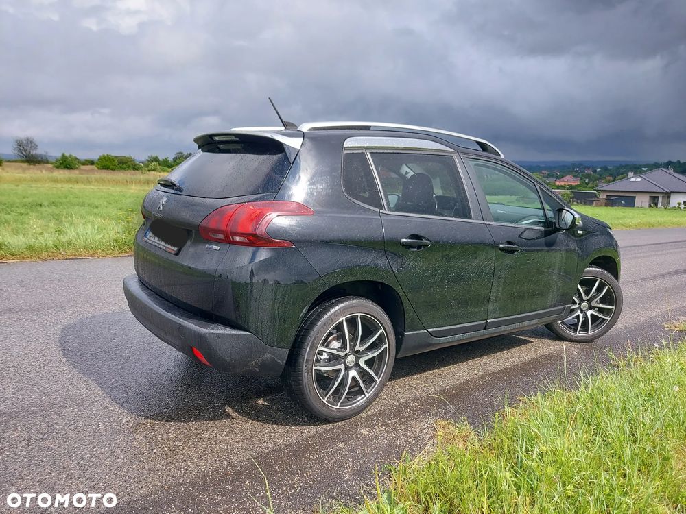 Peugeot 2008 1.2 Pure Tech Style S&S - 2