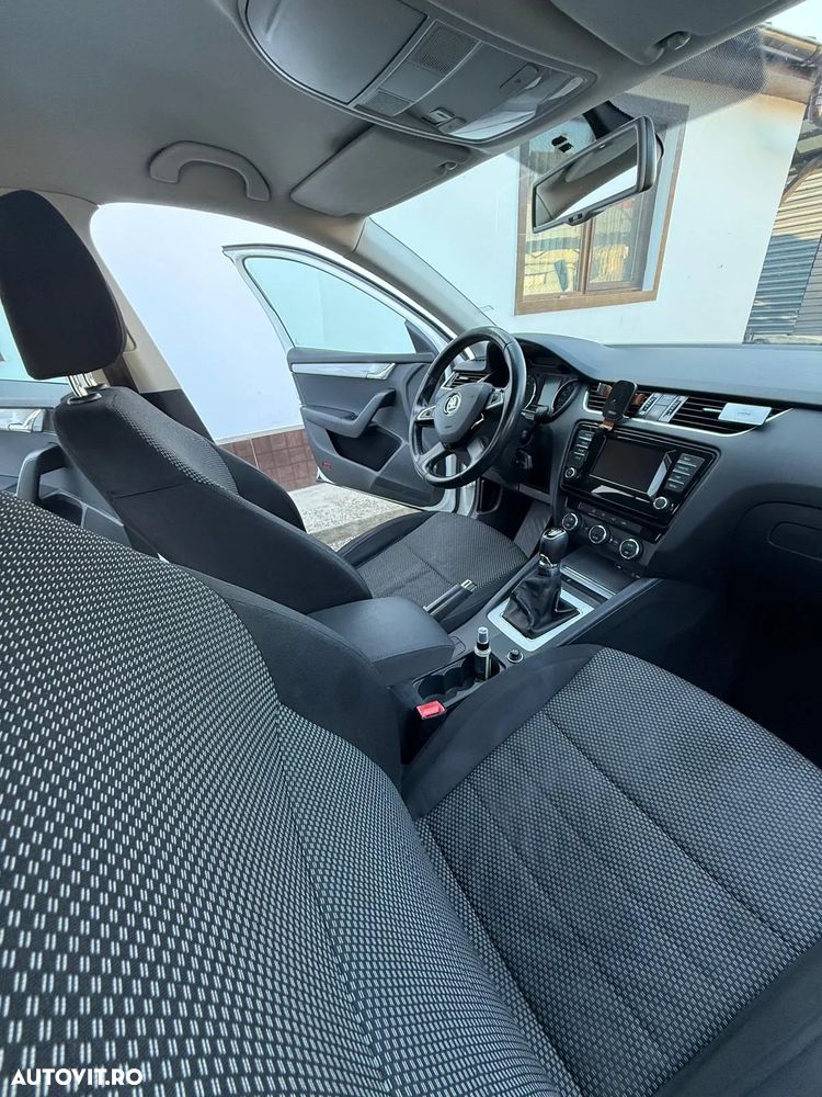 Skoda Octavia 1.6 TDI AMBITION - 7