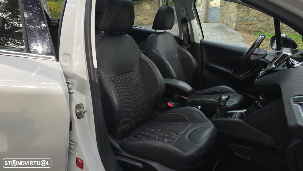 Peugeot 208 1.6 BlueHDi GT Line - 23