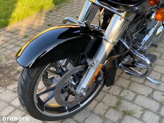 Harley-Davidson Touring Road Glide - 8